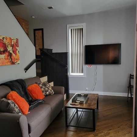 Modern Rustic Split Level With Balcony Lejlighed Cincinnati Eksteriør billede
